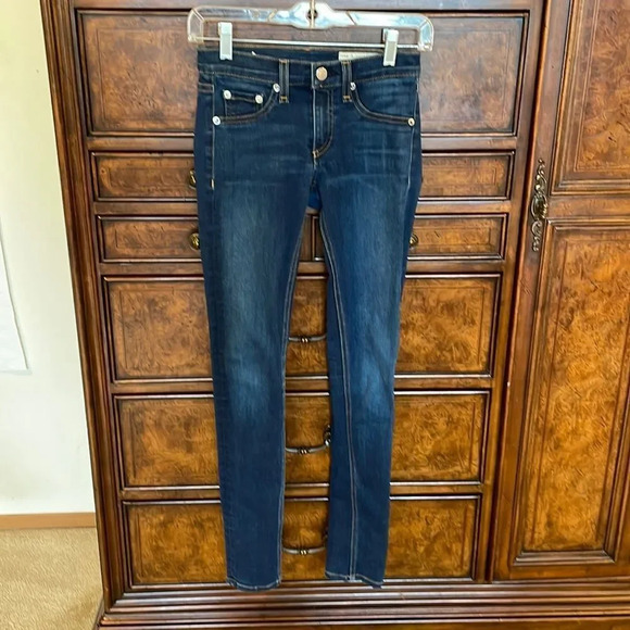 RAG and Bone woman’s skinny jeans - Picture 1 of 11